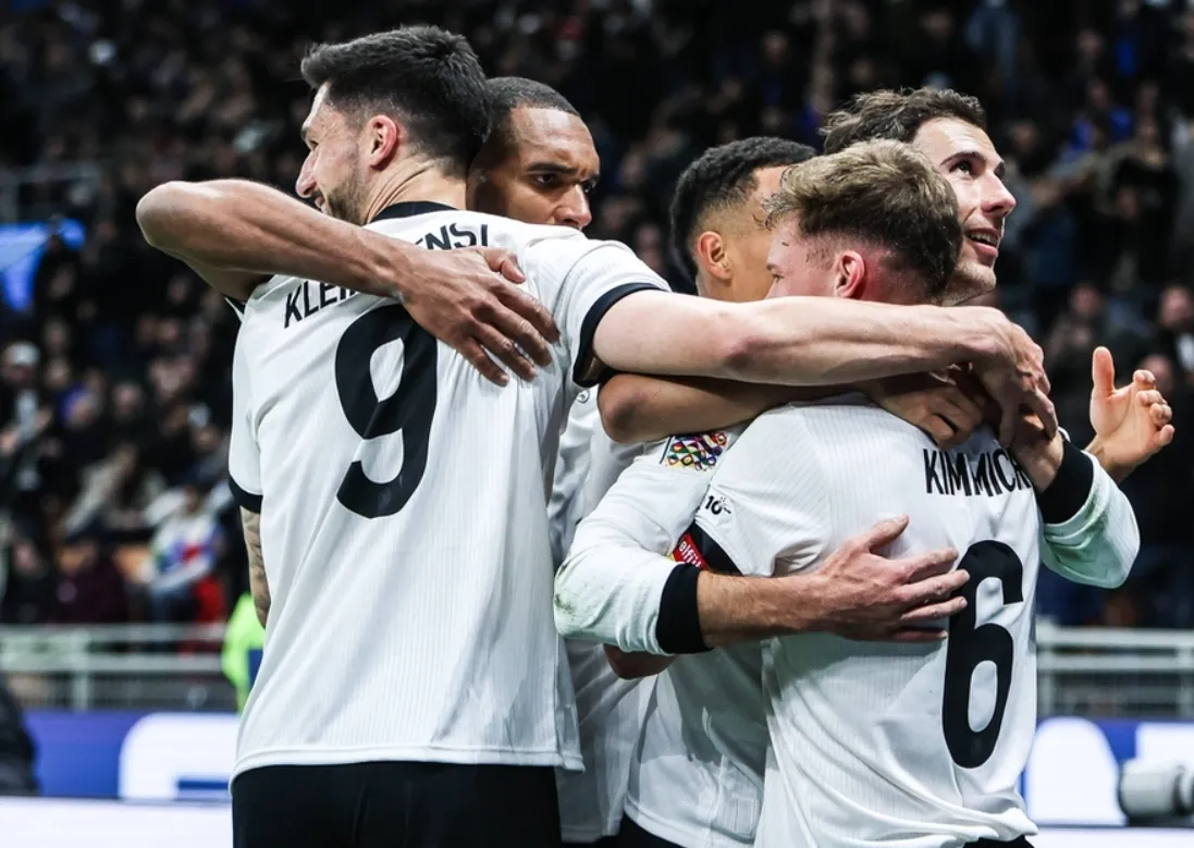 jiuyou包含欧联赛程吃紧，拜仁慕尼黑今夜刷新队史纪录，气氛紧张，细节决定成败的词条